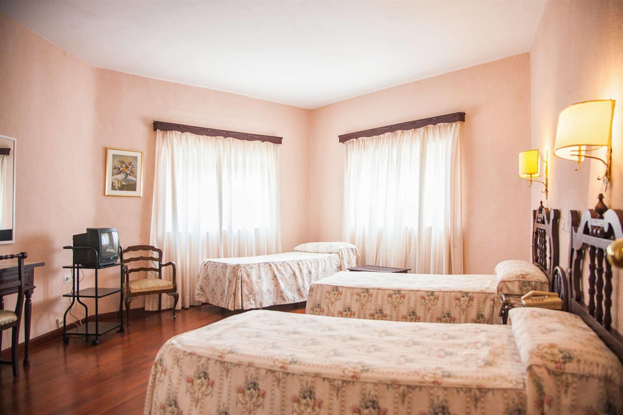 Habitación Triple económica